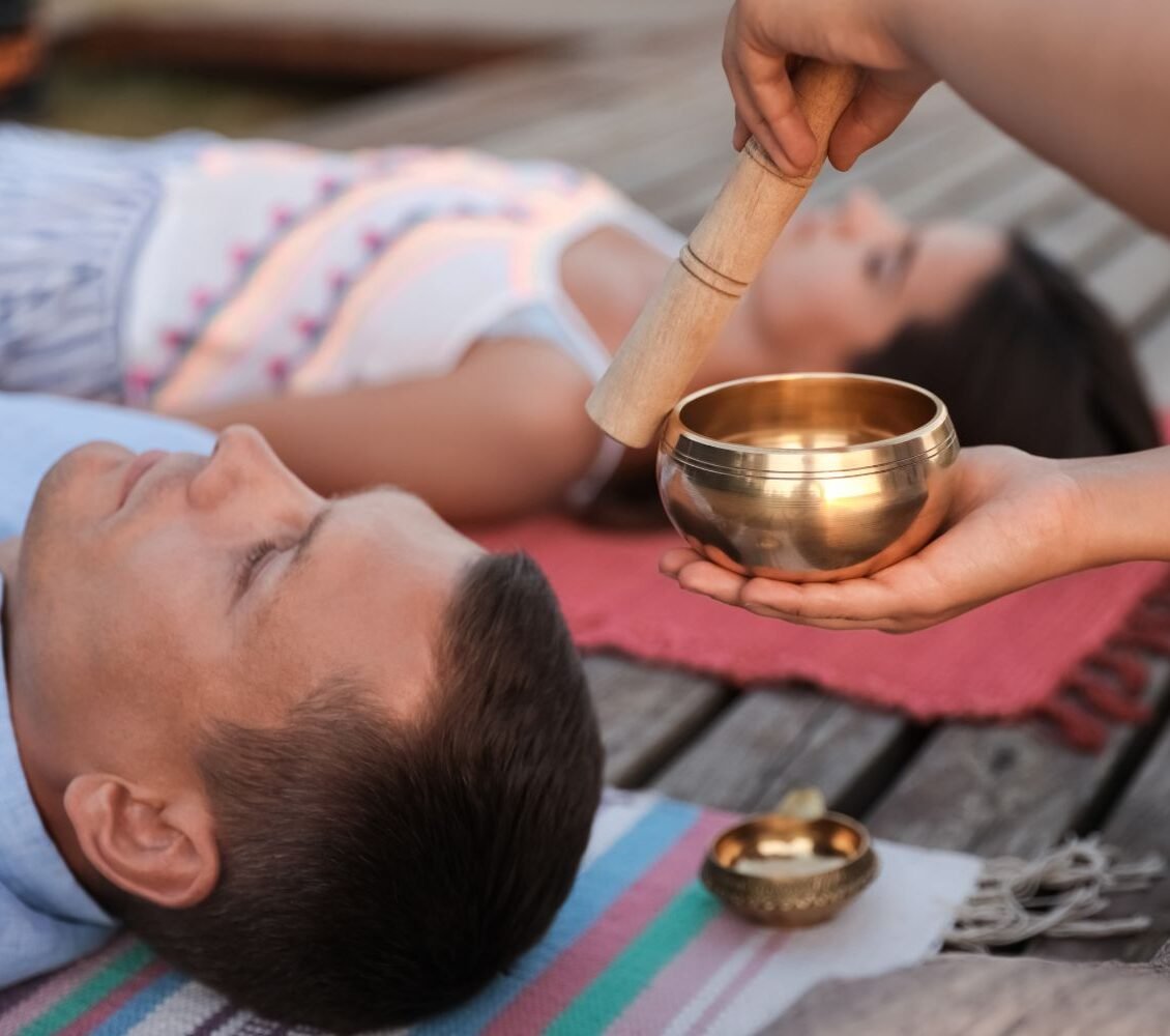 Den Koerper erden mit Frequenzen.