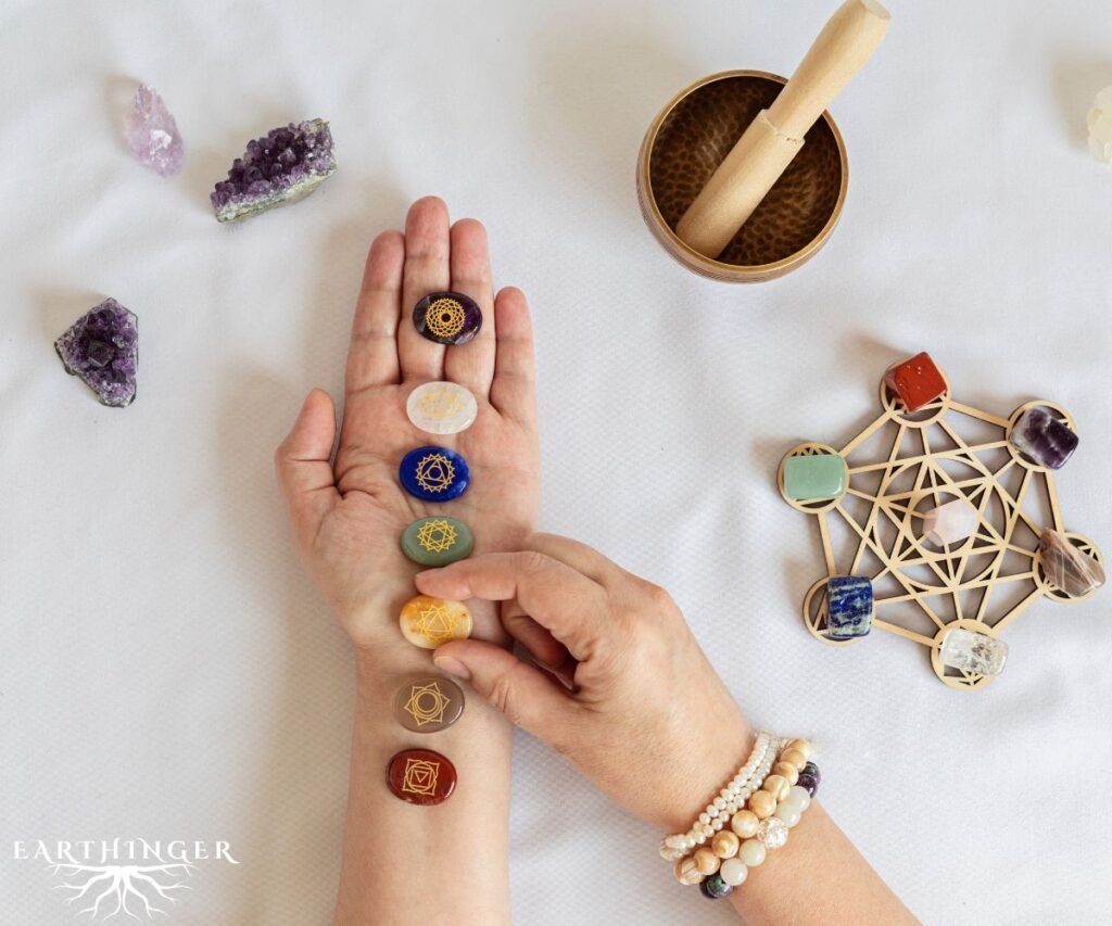 Erdung mit Heilsteinen.